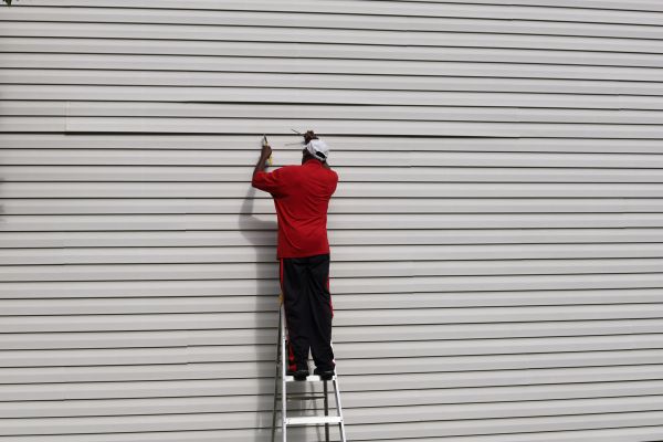 Cost of Loose Siding Repair in Lynnwood